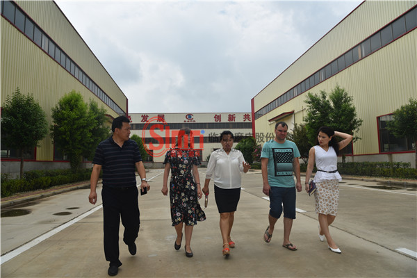 國(guó)外客戶(hù)親自來(lái)公司下訂單