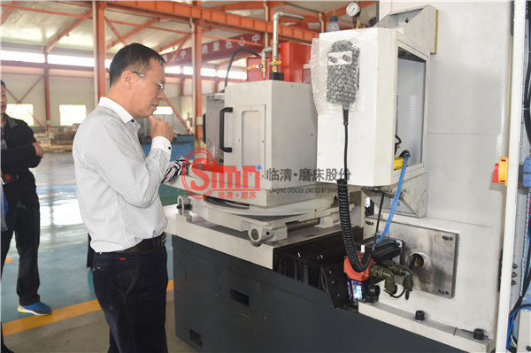 山大領(lǐng)導(dǎo)參觀(guān) 山大領(lǐng)導(dǎo)參觀(guān)