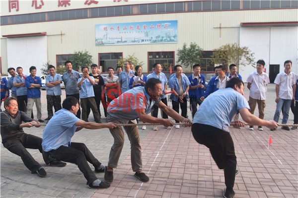 振奮人心的拔河比賽 振奮人心的拔河比賽