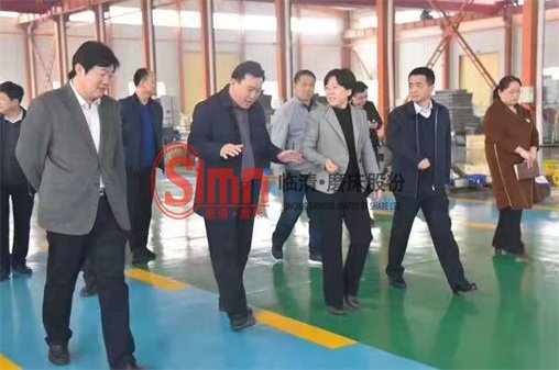 祁學(xué)蘭市長(zhǎng)前來(lái)公司關(guān)懷